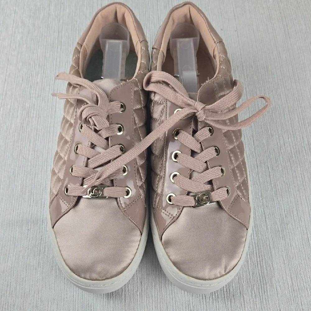 Liz Claiborne Womens Mauve Quilted Satin Fashion Sneaker Size 8.5 Pink Gold Logo